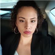 Ragazza laureata disponibile per impartire lezioni di inglese